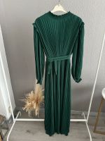 Grünes langes geriffeltes Kleid / Abendkleid / tesettür / hijab Berlin - Neukölln Vorschau
