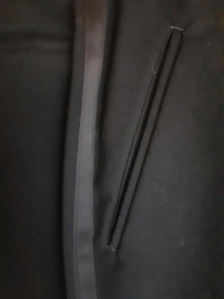 Smoking elegant schwarz Gr L 100% Schurwolle Satin Kummerbund in Quierschied
