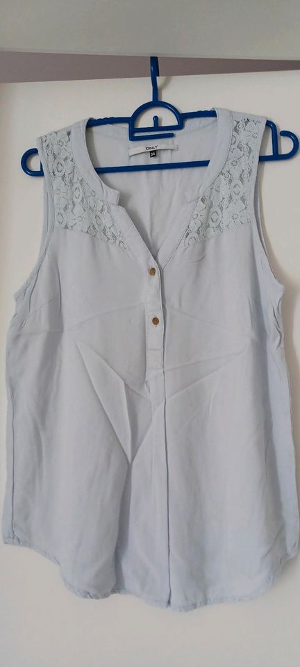 Kurze Bluse 34 von Only in Mering