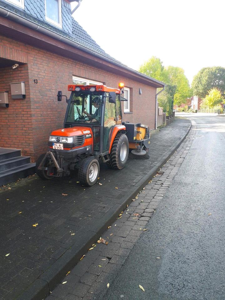 Kehren Fegen Reinigen in Bücken