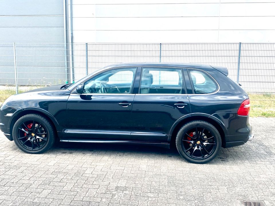 Porsche Cayenne S - GTS Paket in Alzenau