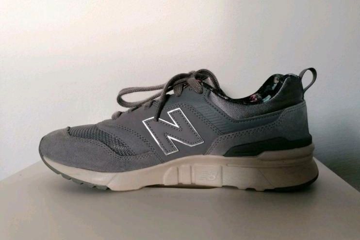 New balance Sneaker Damen grau 997H in Flieden