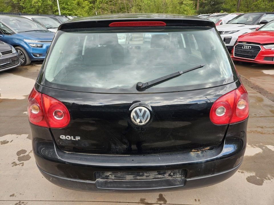 Volkswagen Golf V Lim. Trendline in Neustadt an der Weinstraße