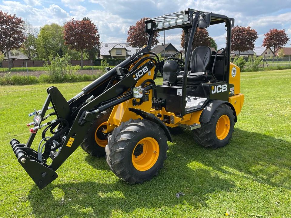 JCB 403 Plus Hoflader in Salzkotten