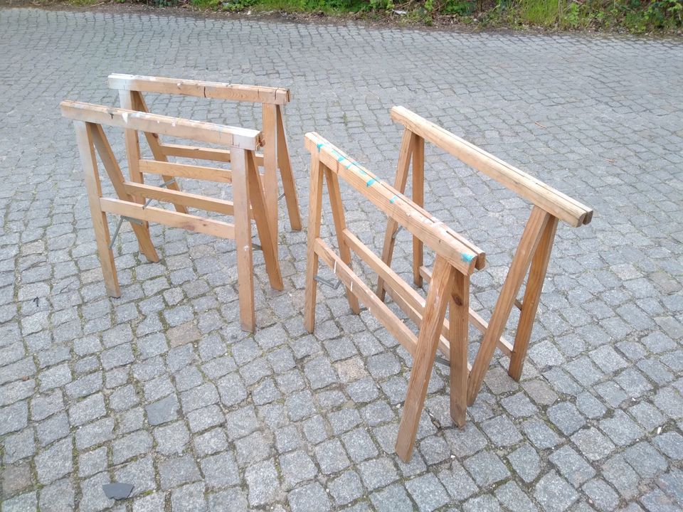 Tapeziertische / Holzböcke Paar    Einzelpreis in Berlin