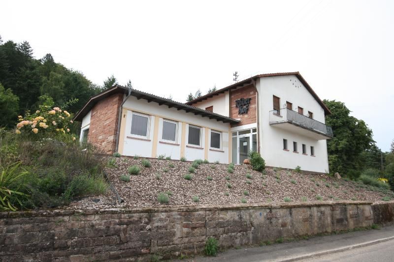 Wohnhaus mit 3 Wohnungen in idyllischer Waldrandlage in Leimen Pfalz