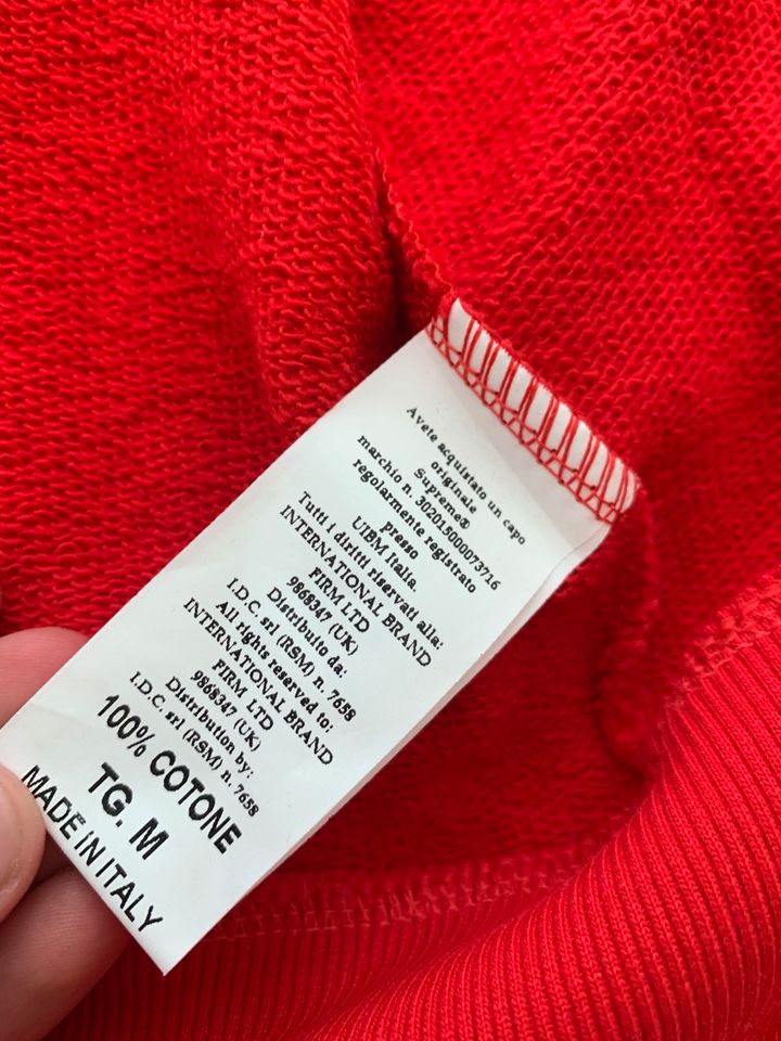 Supreme Pullover S neu rot zip hoodie in Osnabrück