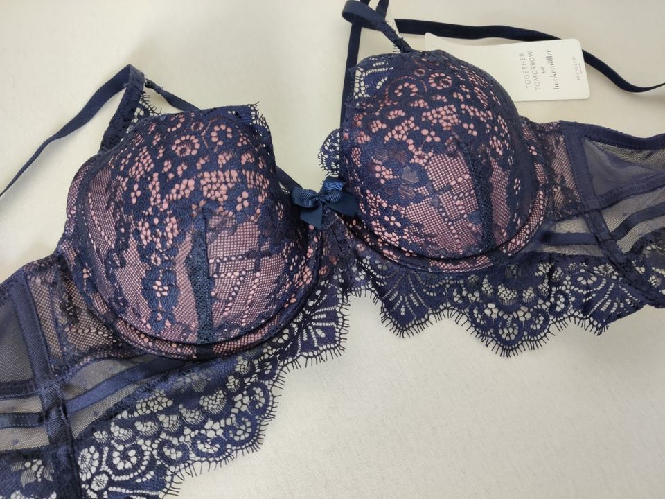 Hunkemöller Marilee Spitzen Set 80B String M blau in Ludwigshafen