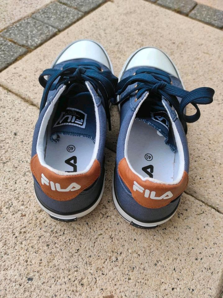 FILA Sneaker Schuhe Halbschuhe Gr. 40 in Schlitz