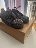 Christian Louboutin 43,5 Grau München - Berg-am-Laim Vorschau