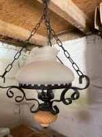Leuchte Lampe mit Glasschirm und Ketten Nostalgie antik Niedersachsen - Königslutter am Elm Vorschau
