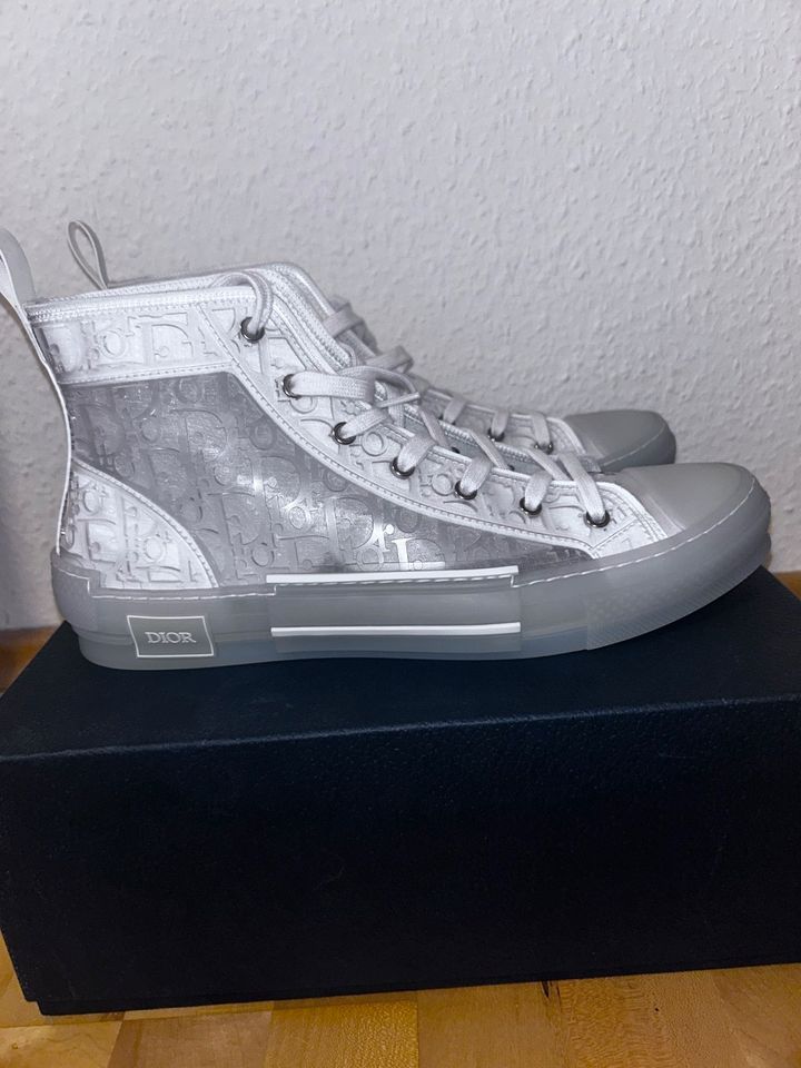 Dior B23 High Top white raised oblique in Hamburg