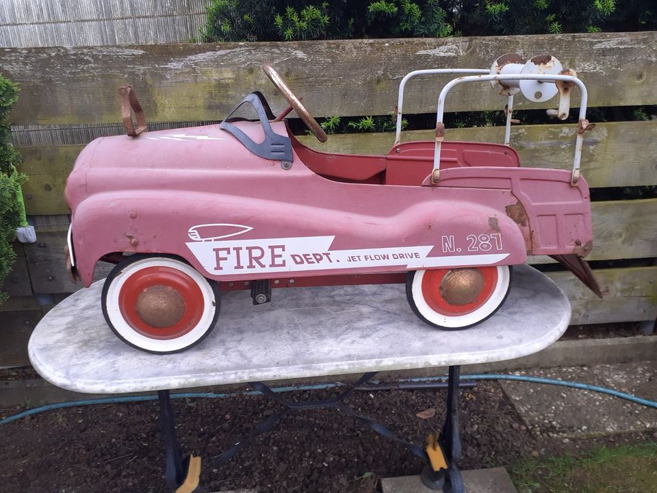 Tretauto altes Feuerwehrauto / mehr Dekostück in München