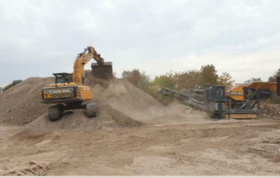 Brecher Brecheranlage mieten Recycling Bauschutt brechen Abriss in Halberstadt