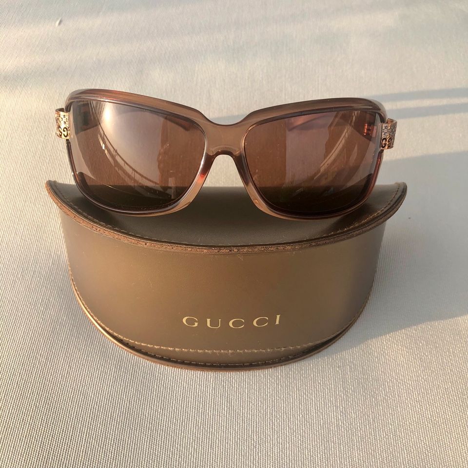 Gucci Sonnenbrille GG 2984/S mit Etui und Brillentuch in Remseck am Neckar