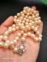 Eine Halskette mit Perlen Niedersachsen - Sande Vorschau