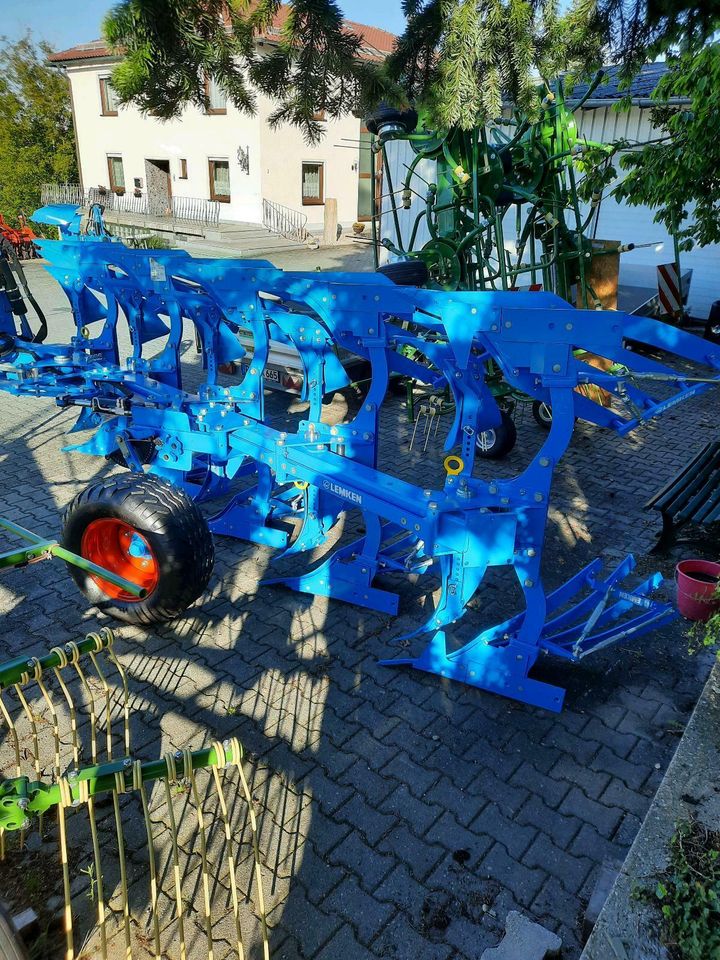 Lemken Juwel 8 MV 5 N 100 Pflug in Ortenburg