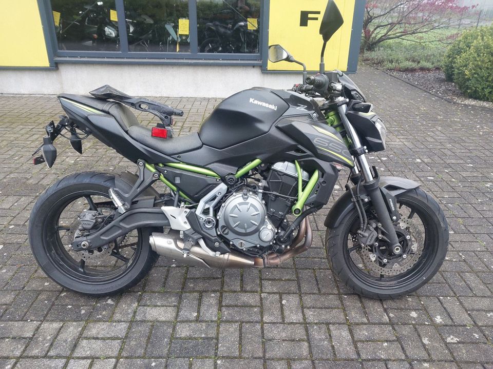 Kawasaki Z 650 in Bad Wünnenberg