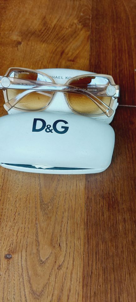 Michael Kors Damen Sonnenbrille mit Etui & D+G Brillenentui in Freiburg im Breisgau