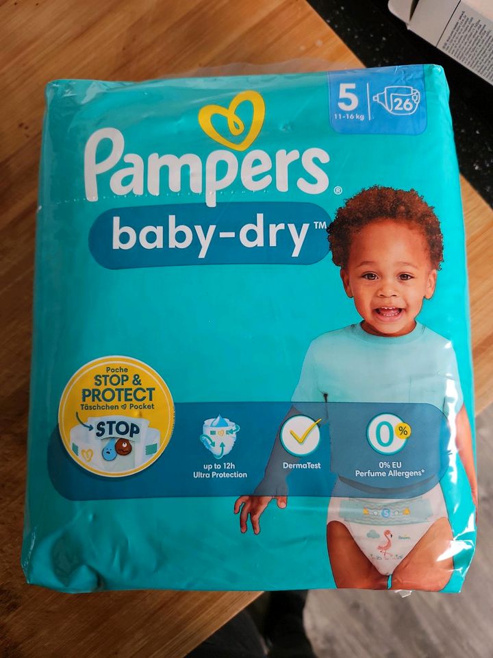 Pampers Baby Dry Gr. 5 in Rerik