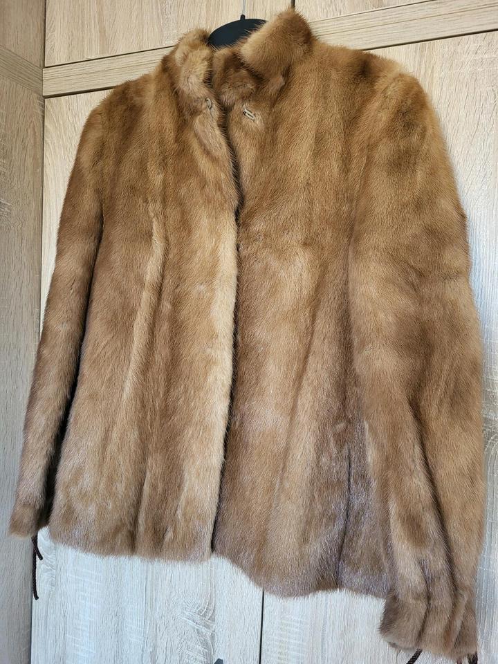 ✨Sehr gut erhaltene Nerzjacke mit Bindebändern-Größe 40✨ in Backnang