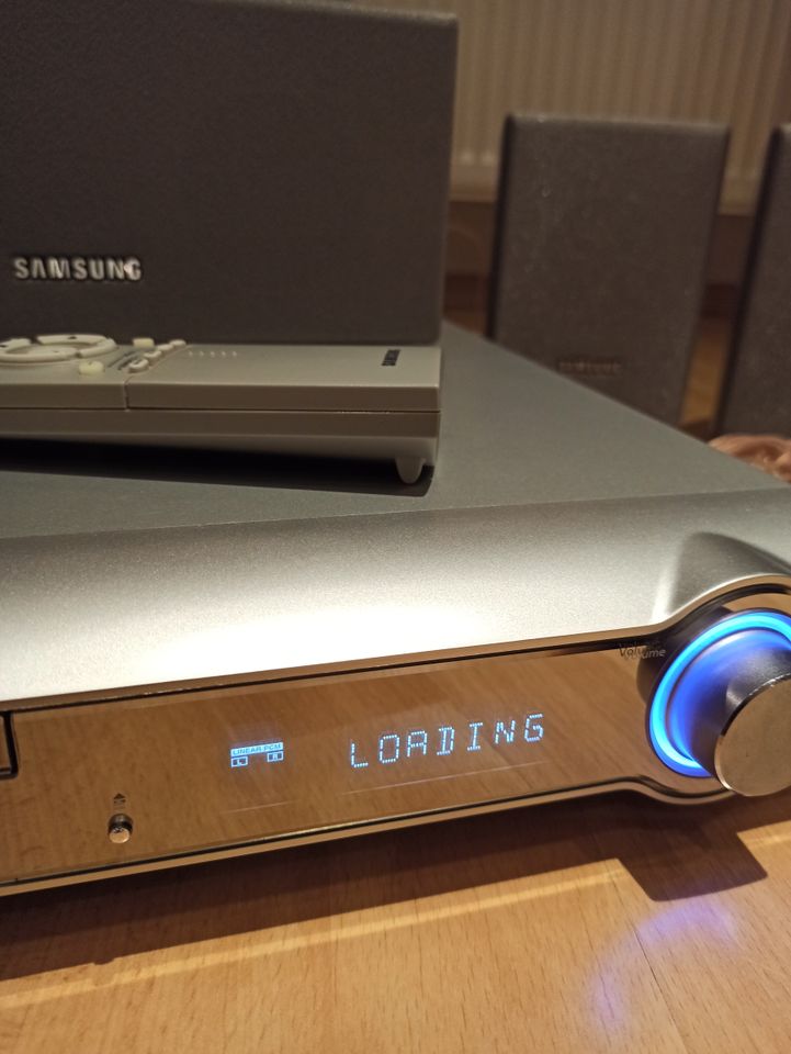 Samsung DVD Home Theater System HT-DM 150 Radio, CD - 400 Watt in Berlin