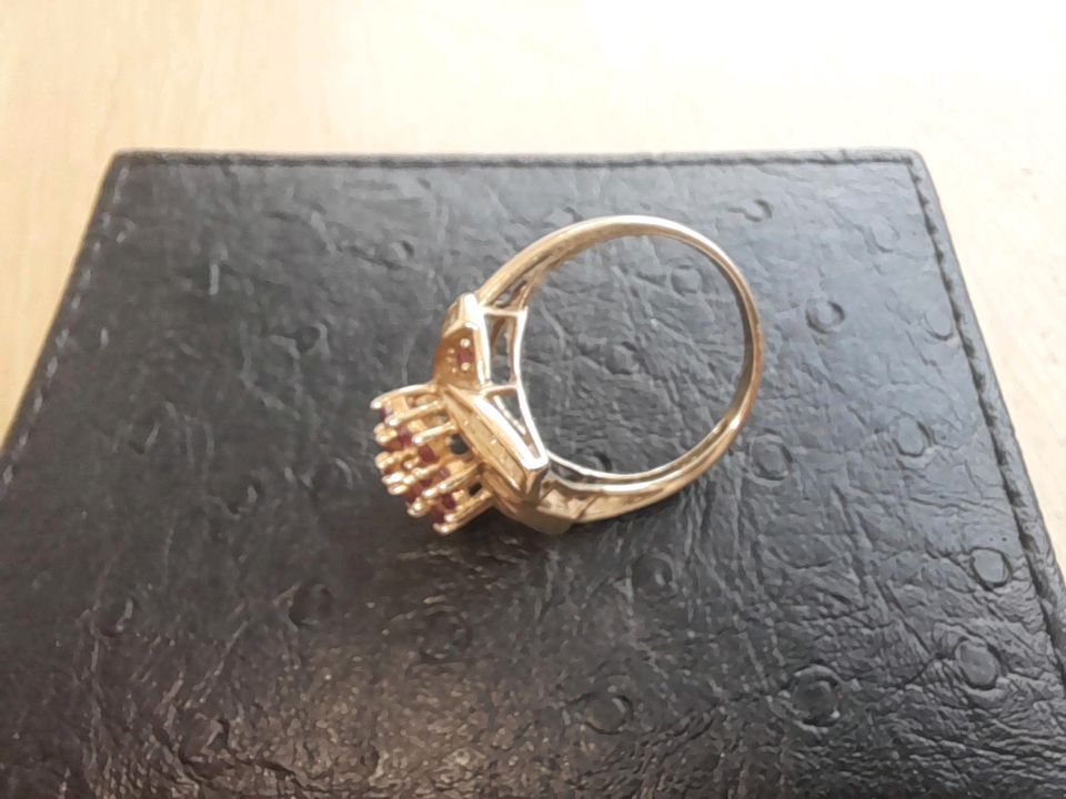 Vintage Damen Gold Ring 585 mit diamant  und Rubinsteine in Gummersbach