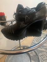 Design Prada pumps mit Keilabsatz und Profil Sohle Sachsen - Vierkirchen Vorschau