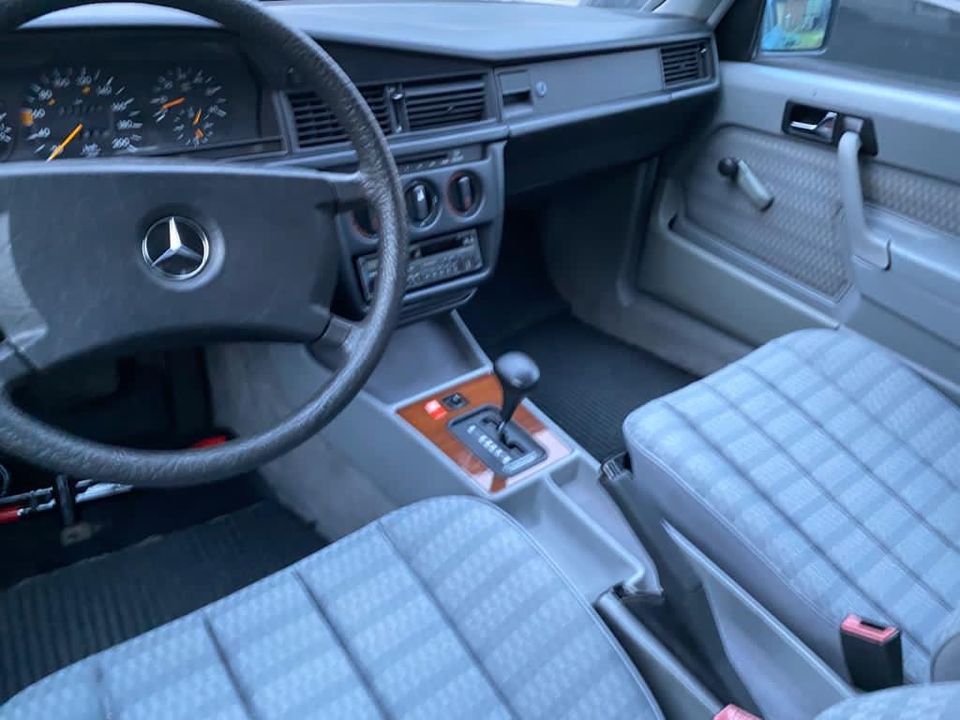 Mercedes Benz Oldtimer 190d 2.5 W201 in Dortmund