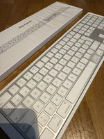 Apple Magic Keyboard 2 mit Ziffernblock und deutsches Layout Berlin - Treptow Vorschau