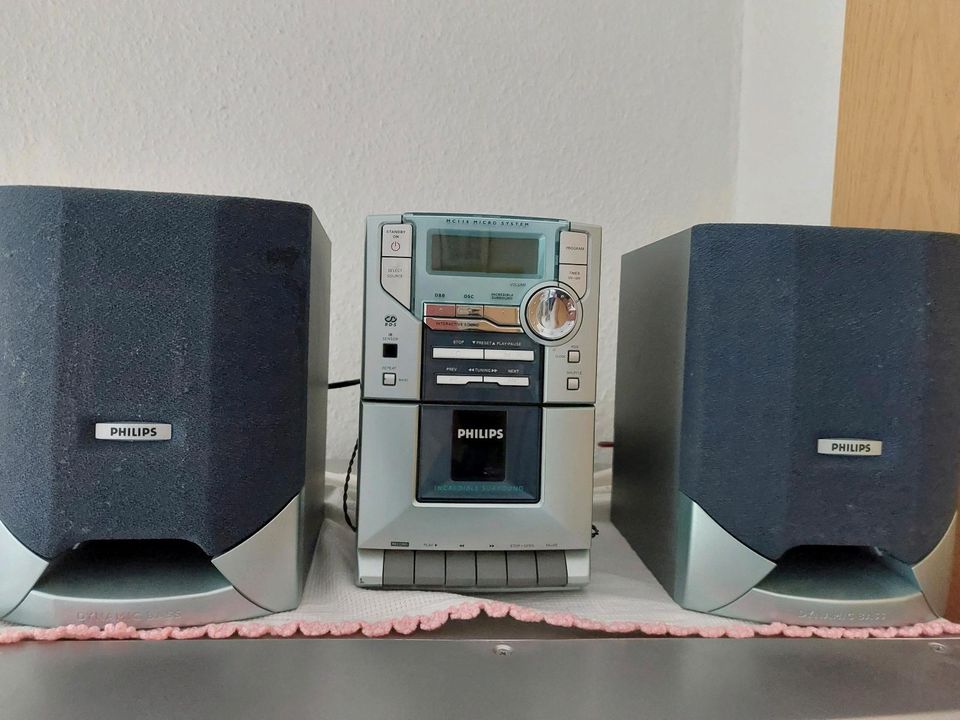 Philips Kassettenrecorder,  Radio und CD-Player in Duisburg