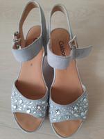 Neue graue ,samtchevreau Sandalen mit Strass von Gabor Essen - Bergerhausen Vorschau