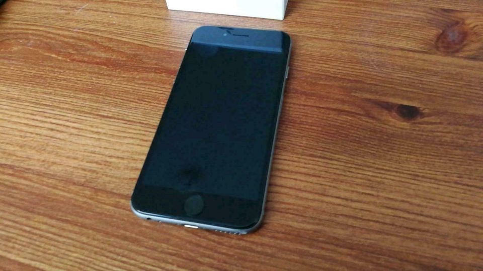 Apple iPhone 6 - 32GB - Space Grau (Ohne Simlock) Defekt in Kirchheim unter Teck