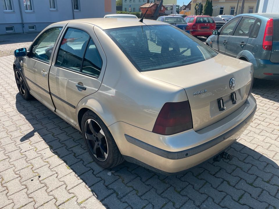 Vw Bora 2.0 Klima Alu Sitzhzg. 3.Hd. orig.208tkm Tüv/Au 08/24 in Schkeuditz