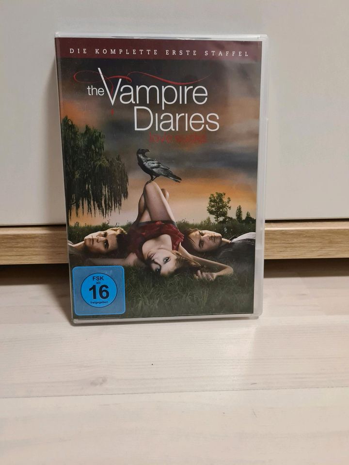 Vampire Diaries DVDs Staffel 1, 2 und 3 in Bochum