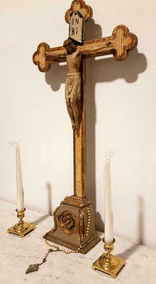 Kruzifix Kapelle 18/19 Jh. Kreuz geschnitzt bemalt goldstaffiert in Nürnberg (Mittelfr)