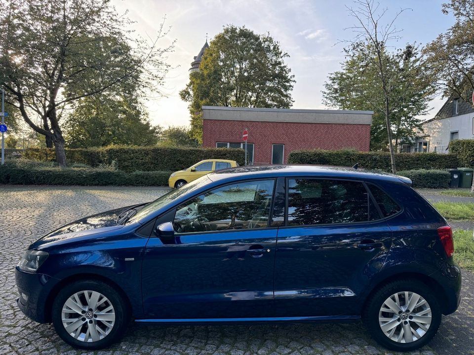 Volkswagen Polo 1.2 LIFE Klimaautomatik Tempomat Multi SHZ in Mülheim (Ruhr)