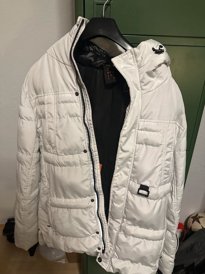 Winterjacke weiß XL in Offenbach