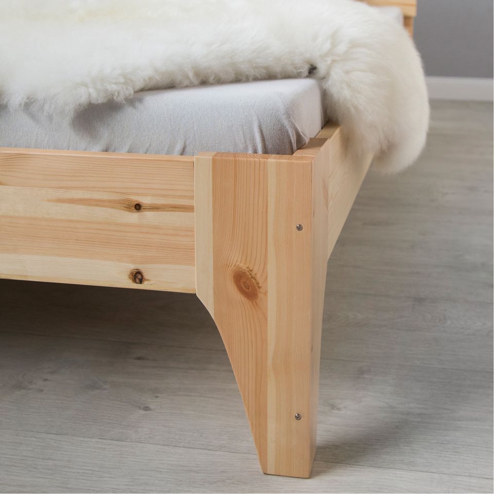 Bett Holzbett Futonbett Doppelbett Natur Holz 140x200 NEU 061-Fr in Frankfurt am Main