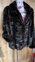 Luxuriöse Pelzjacke * NEU * dunkelbraun * Gr. 38 * cucita a mano Bayern - Freising Vorschau