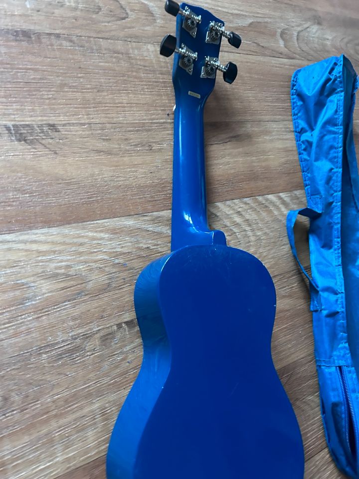 Korala Mini Ukulele Kindergitarre Blau mit Tasche in Berlin