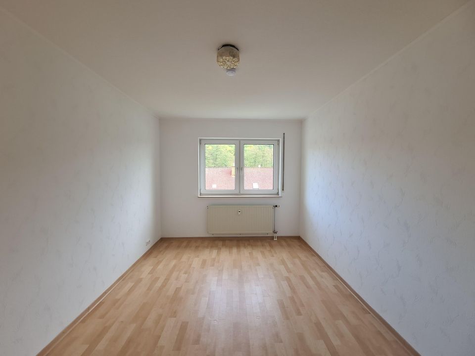 2-3 Zimmer EG-Wohnung mit Balkon und Einbauküche in Bad Soden-Salmünster