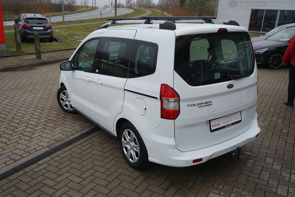 Ford Tourneo Courier 1.5 TDCi Navi AHK Sitzheizung in Rostock