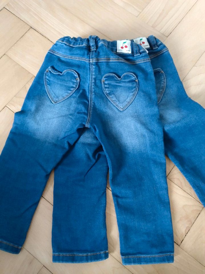 Jeans mit Schleifen in Gäufelden