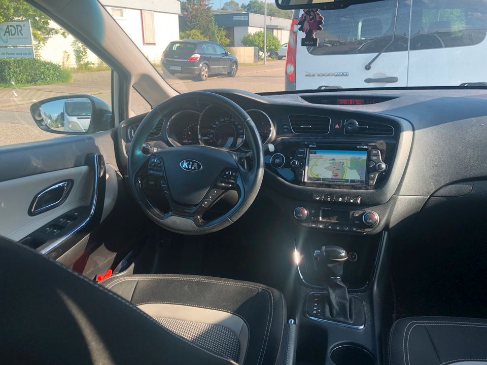 Kia Ceed 1.6/ Platinum Edition+Navi+Kamera+Automatik in Wiesloch