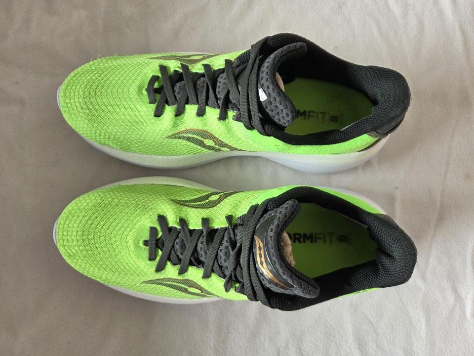 Saucony Kinvara Pro Größe 45 Laufschuhe Carbonschuhe Running in Heroldstatt