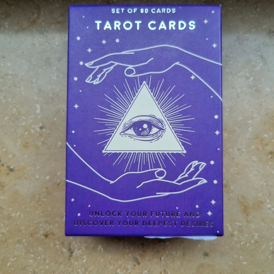 NEU Tarotkarten Urban Outfitters Lila Purple Spiritualität Karten in Frankfurt am Main