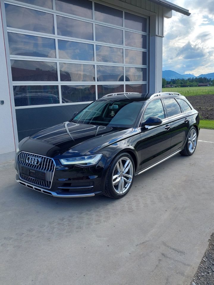 Audi A6 allroad in Raubling