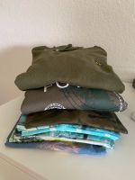 Kleider, T-Shirts/Pullover Stuttgart - Vaihingen Vorschau