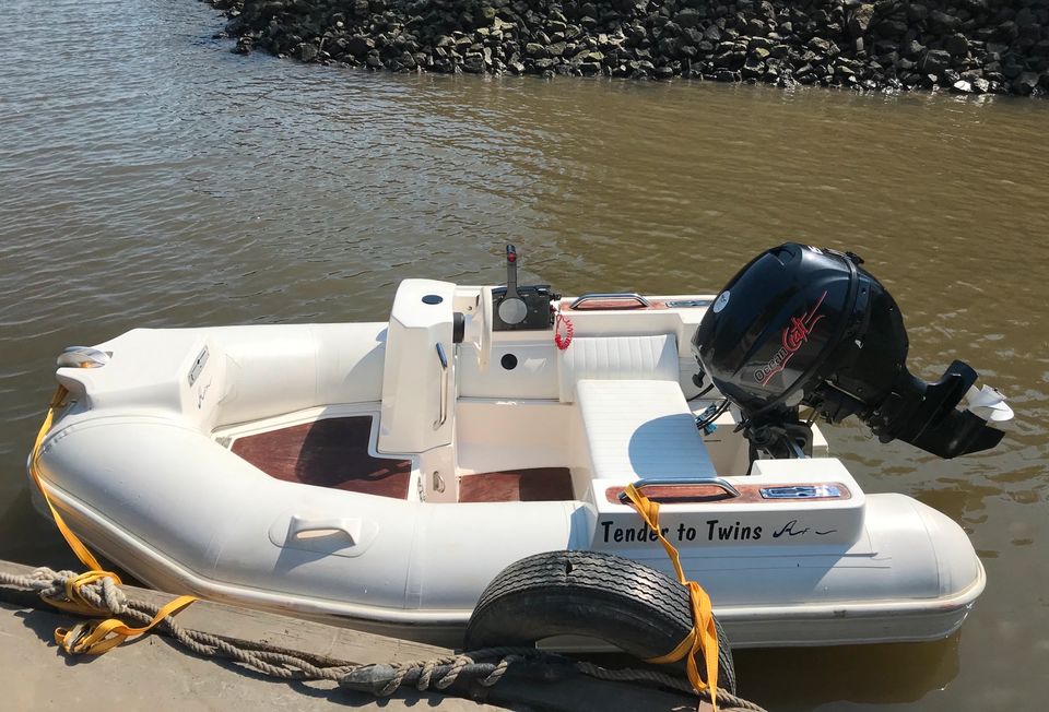 Schlauchboot (Festrumpf)mit  Motor&Trailer zu verkaufen in Hamburg